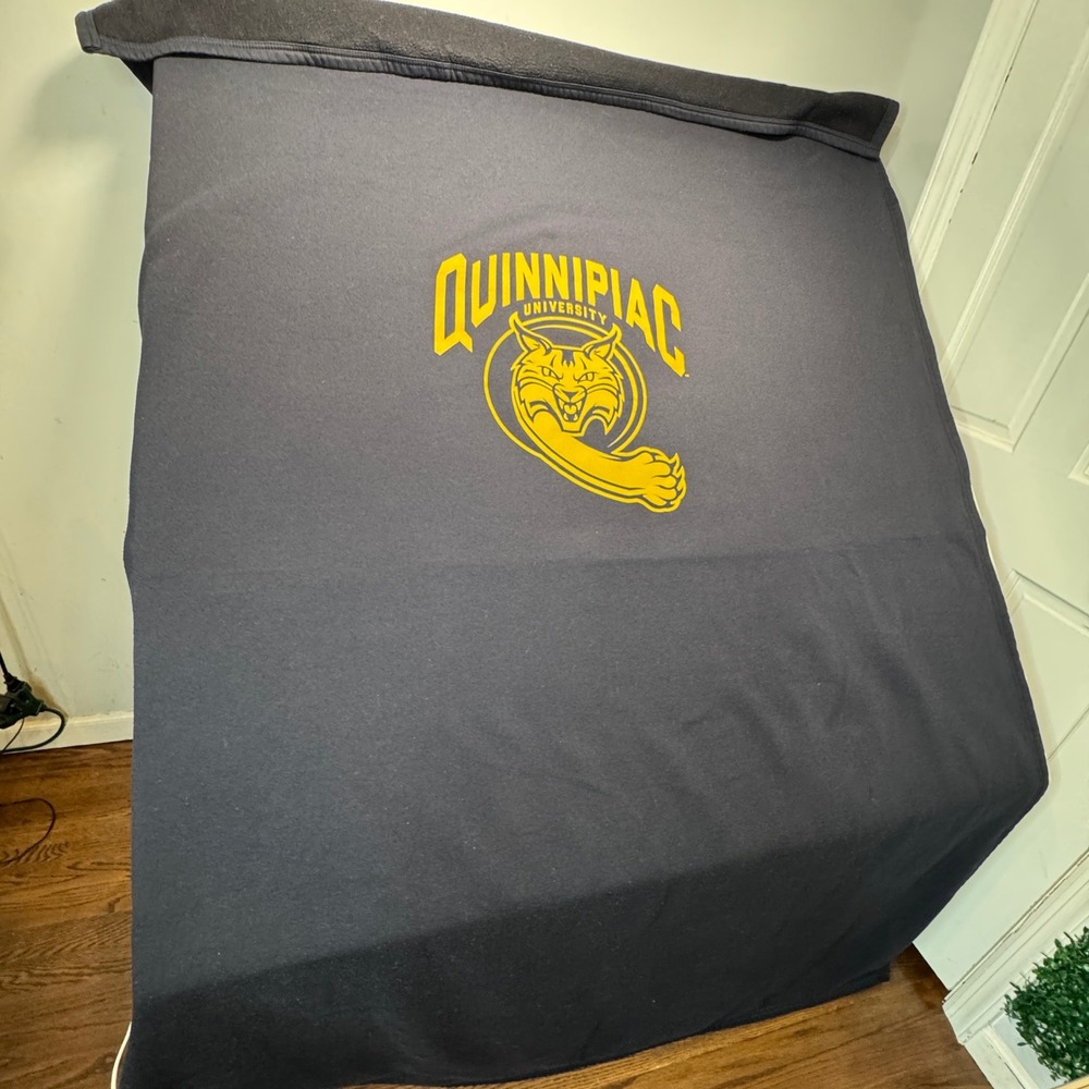 MV Sport Pro Weave Sweatshirt Blanket Quinnipiac University Bobcats Navy Blue